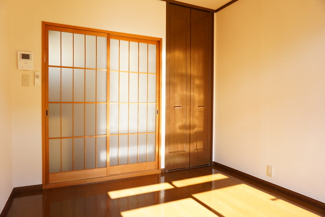 その他部屋・スペース　白を基調とした室内でお部屋を明るく演出してくれます！