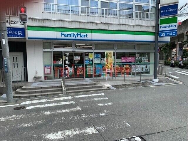 コンビニ　ファミリーマート茨木竹橋町店（コンビニ）まで112m