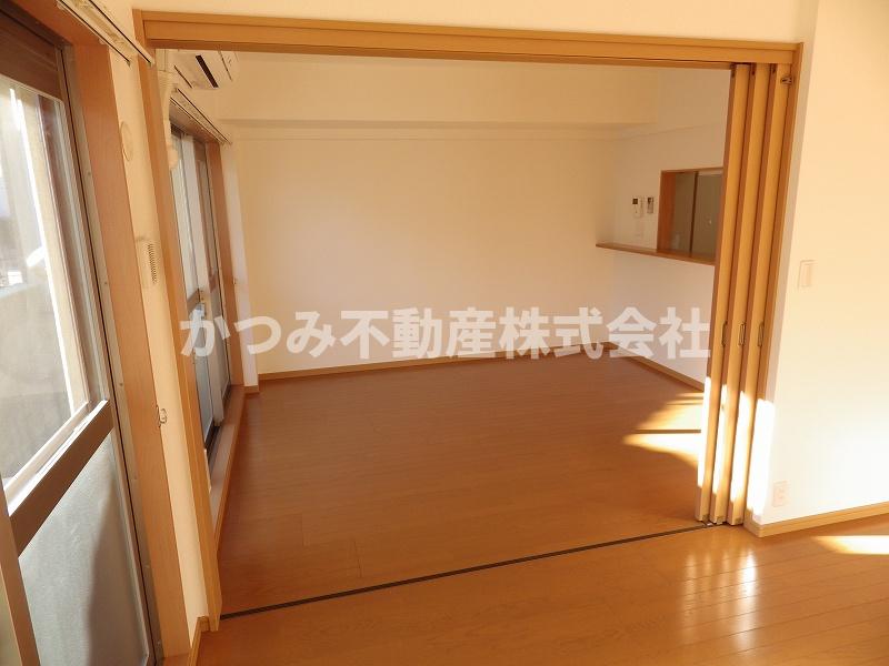 居室・リビング　別号室参考写真