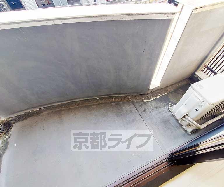 バルコニー　広めのバルコニー