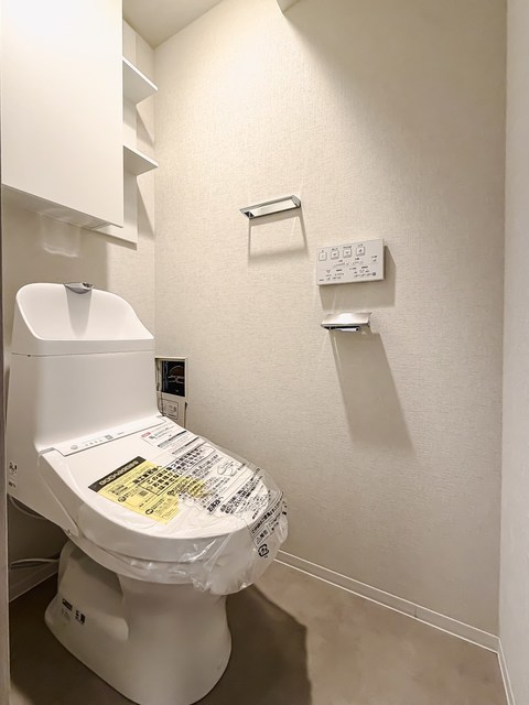 トイレ　※写真は同タイプ住戸です。