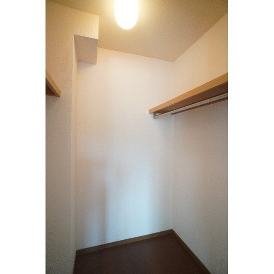収納　ウォークインクローゼット