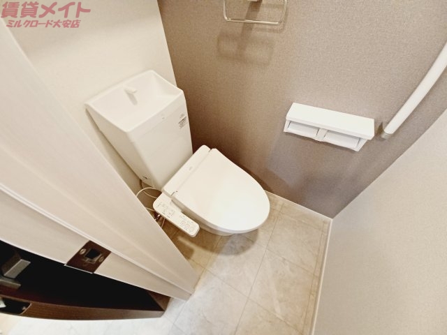 トイレ　別部屋参考写真
