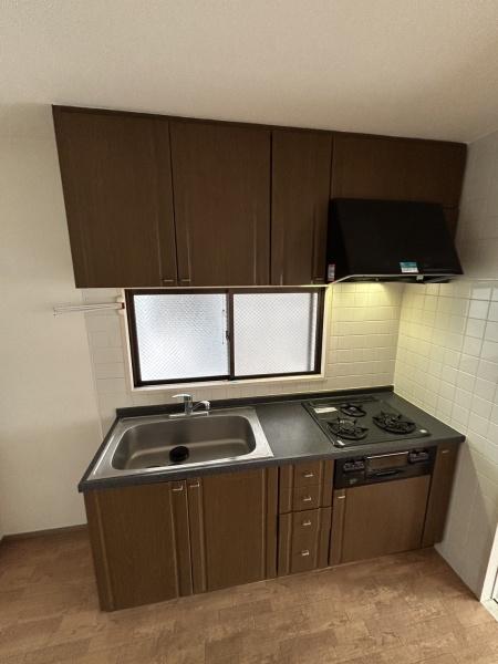 キッチン　３口コンロのシステムキッチン
