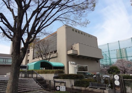 図書館　目黒区立目黒区民センター図書館（図書館）まで1112m