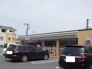 コンビニ　セブンイレブン茅ヶ崎香川４丁目（コンビニ）まで240m