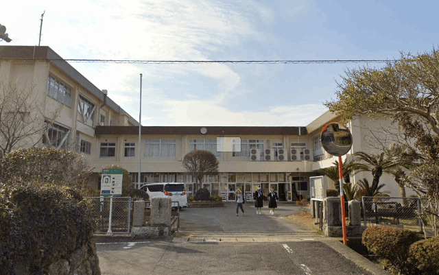 小学校　佐々町立口石小学校（小学校）まで517m