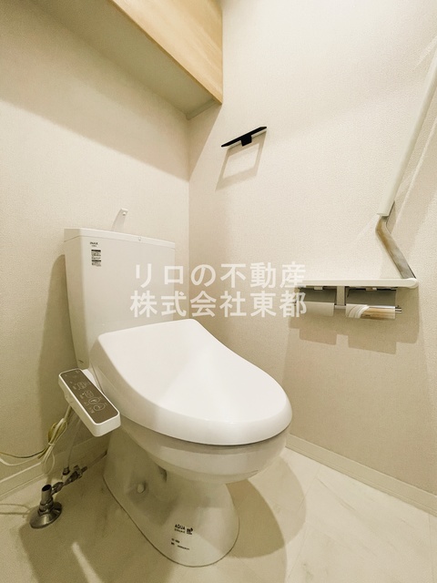 トイレ　洗浄・暖房便座付です！