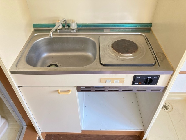 キッチン　電気コンロ（１口）付
