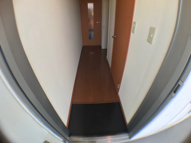 玄関　実際のお部屋と異なる場合がございます。