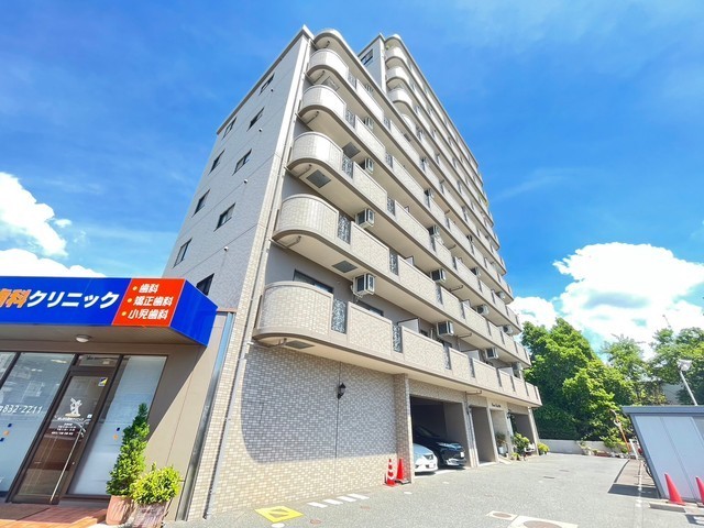グラビスコート福本の外観写真