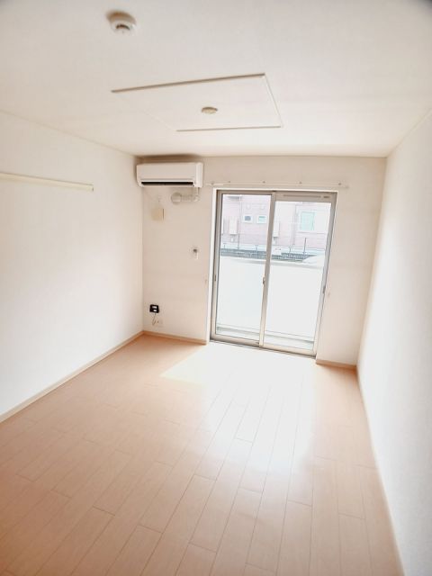 セゾン ジェルメ IIIの居間写真