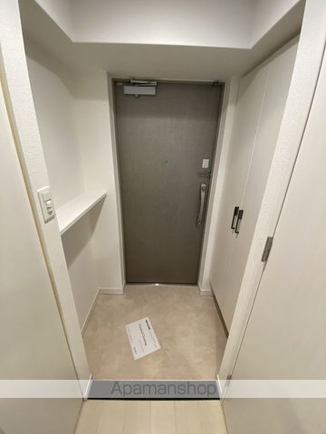 地下鉄御堂筋線 江坂駅 徒歩7分 14階建 築8年の玄関写真
