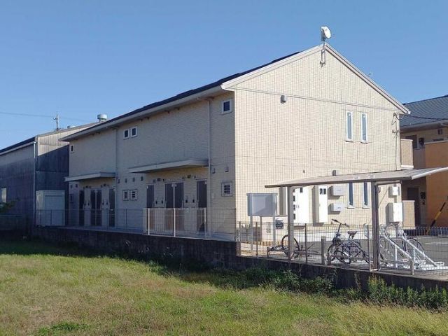 ＪＲ東海道本線 静岡駅 バス乗車時間：17分 最寄りバス停で下車 徒歩10分 築11年