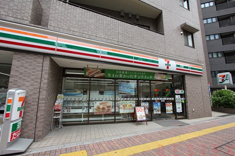 コンビニ　セブンイレブン文京小石川4丁目店（コンビニ）まで179m