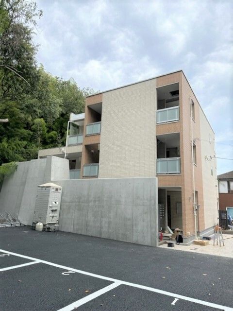 京急本線 弘明寺駅 徒歩13分 築4年