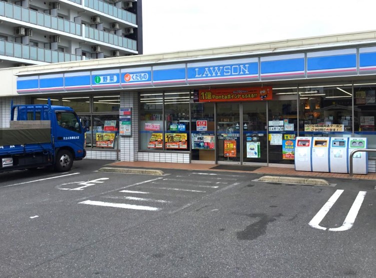 コンビニ　ローソン 中区金山五丁目店（コンビニ）まで68m