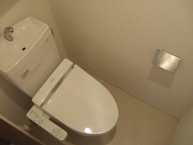 ＪＲ京浜東北線 横浜駅 徒歩9分 11階建 築9年のトイレ写真