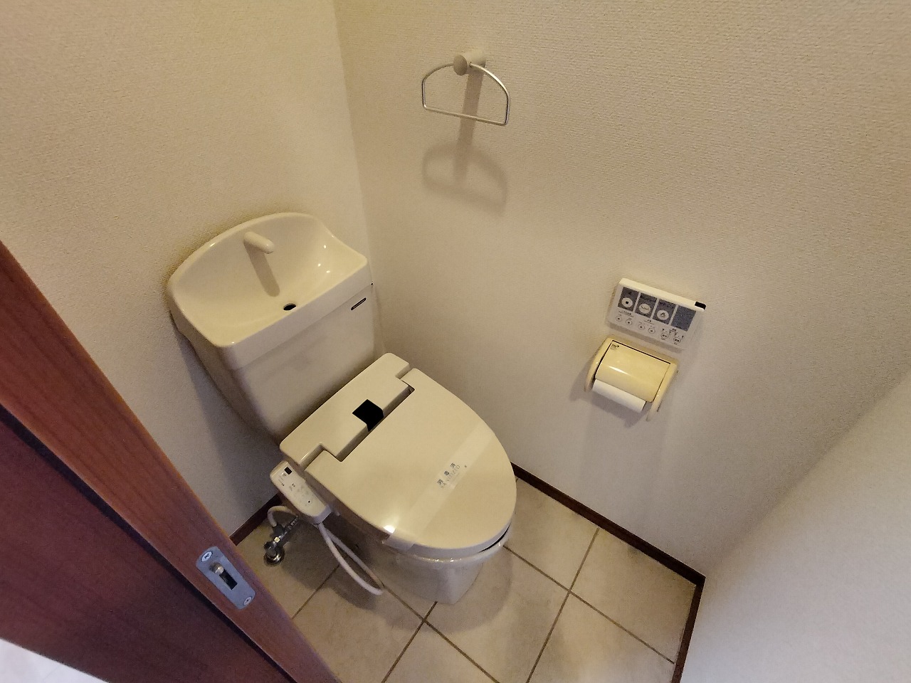 ＪＲ仙山線 東北福祉大前駅 徒歩12分 2階建 築15年のトイレ写真