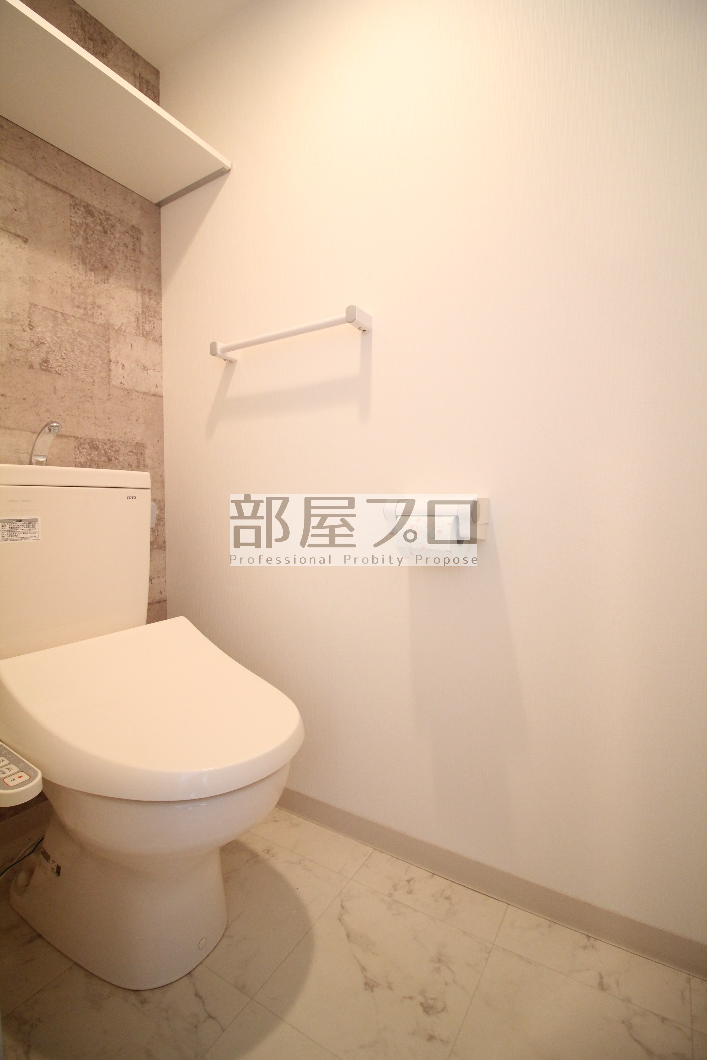 地下鉄東西線 琴似駅 徒歩4分 5階建 築12年のトイレ写真