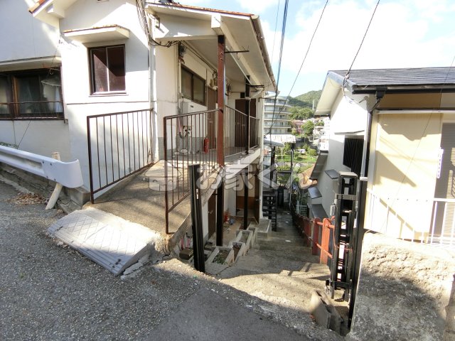 神戸電鉄有馬線 丸山駅 徒歩11分 2階建 築61年の外観写真