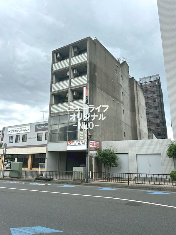 建物外観　コンクリートのオシャレな外観の建物です