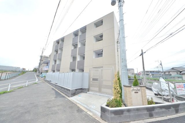 建物外観　☆重圧感のある外観ですね☆