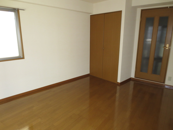 KEY FLAT千種の居間写真