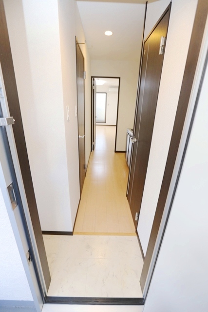 阪急千里線 吹田駅 徒歩8分 3階建 築14年の玄関写真