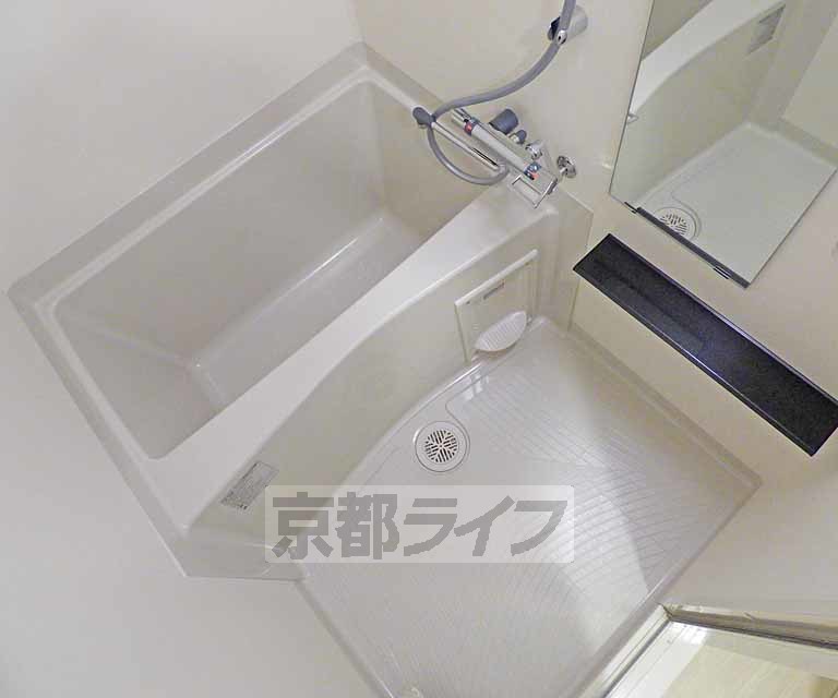 バス・シャワールーム　広々とした室内です。
