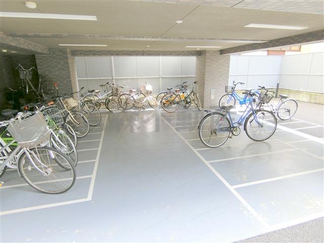その他共有部分　屋根付き無料駐輪場