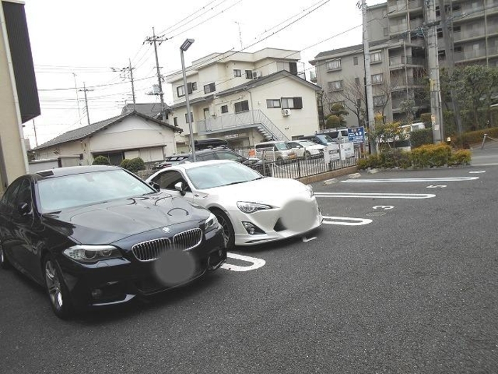 駐車場　駐車場