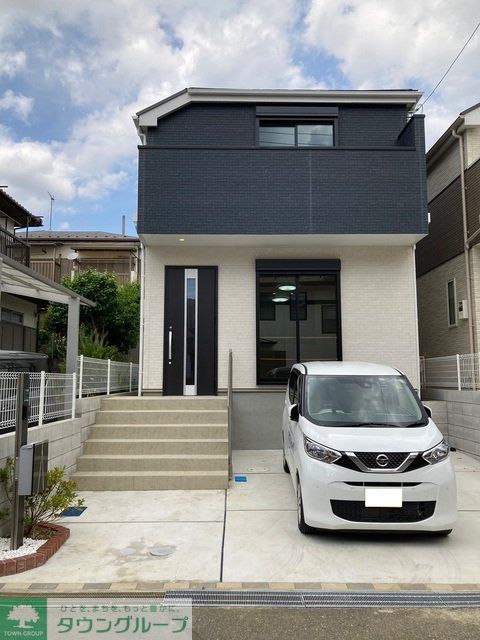 建物外観　駐車場