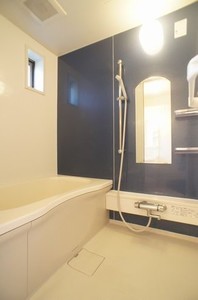 バス・シャワールーム　沸し直しができて経済的な追焚機能が付き