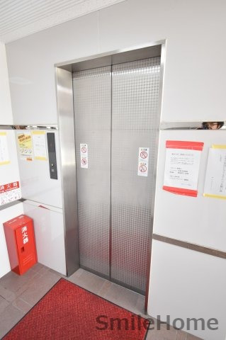 その他共有部分　エレベーターがあると重たい荷物も簡単に部屋まで運べますよ