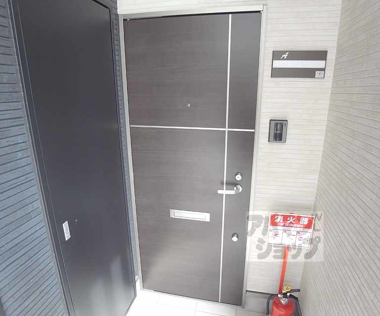 その他設備　玄関ドアです。