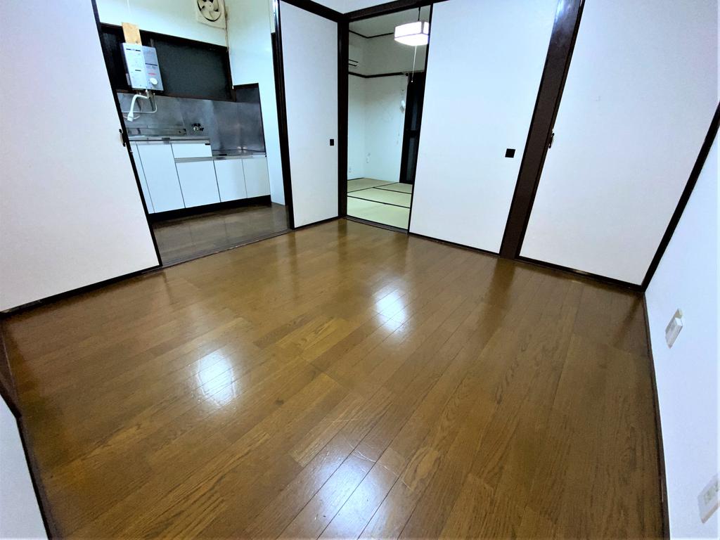 佐藤アパートの居間写真