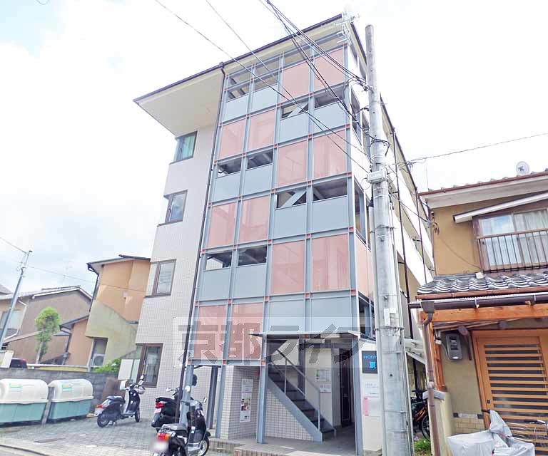 京都市北区紫野南花ノ坊町のアパートの建物外観