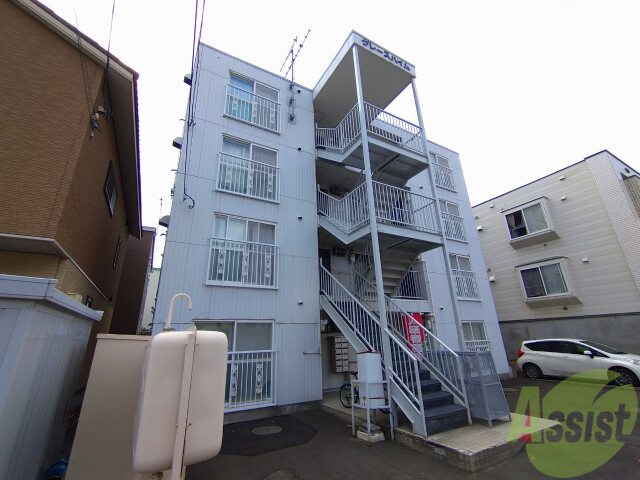 札幌市北区北三十条西のマンションの建物外観
