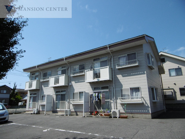 新潟市東区有楽のアパートの建物外観