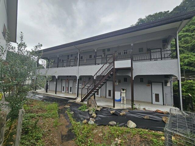 八王子市初沢町のアパートの建物外観