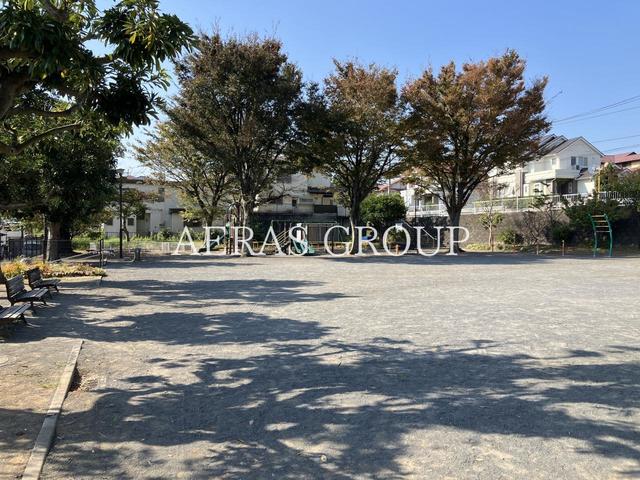 【イーストヒル美濃の公園】