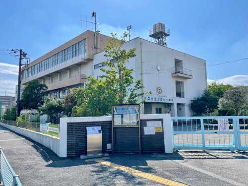 【川口市芝富士のマンションの小学校】