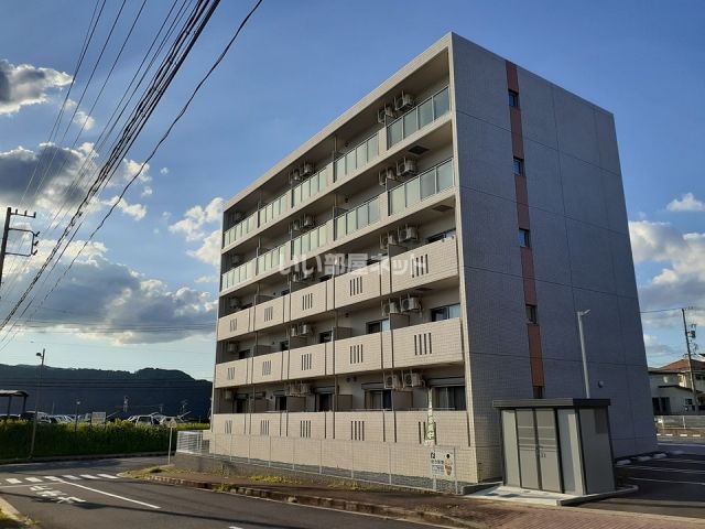 名張市希央台２番町のマンションの建物外観