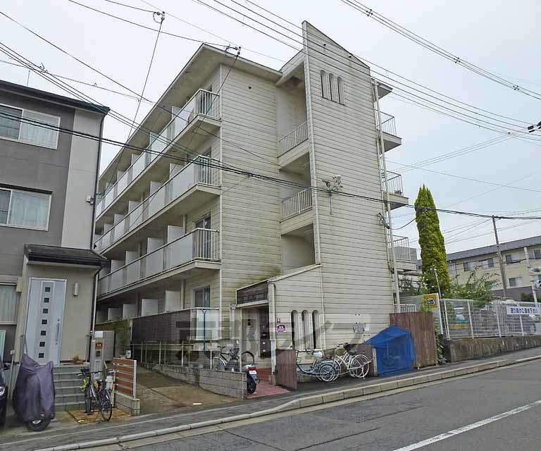 コーポ御園の建物外観