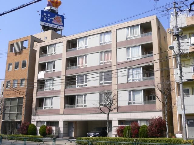 【江戸川区一之江のマンションの建物外観】