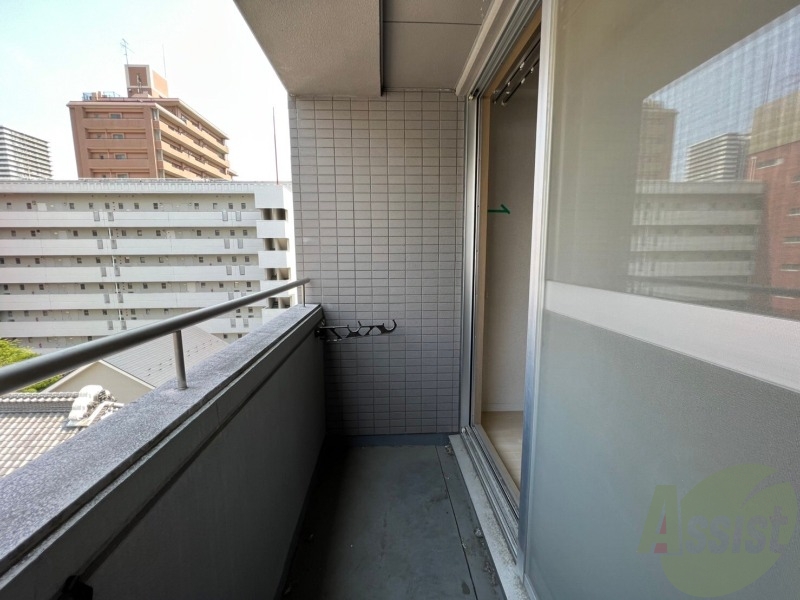 バルコニー　バルコニーは幅もしっかりあって洗濯物がはかどりそうですね。