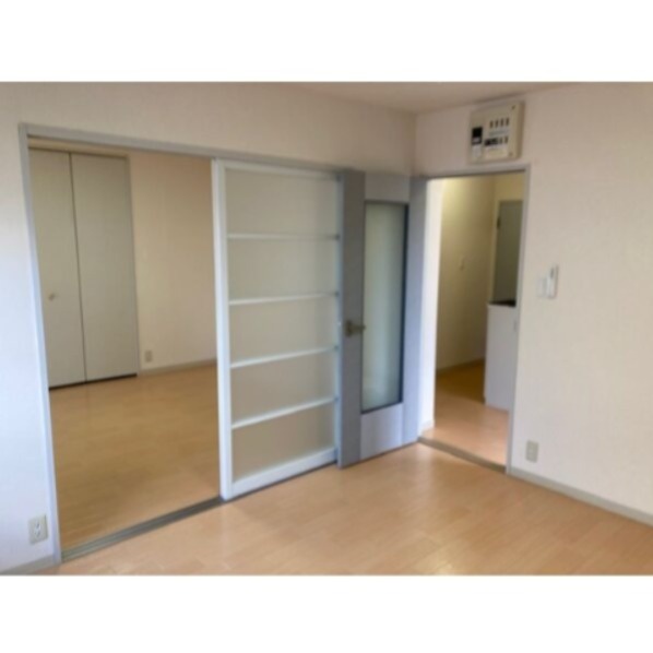 居室・リビング　別部屋の写真です。