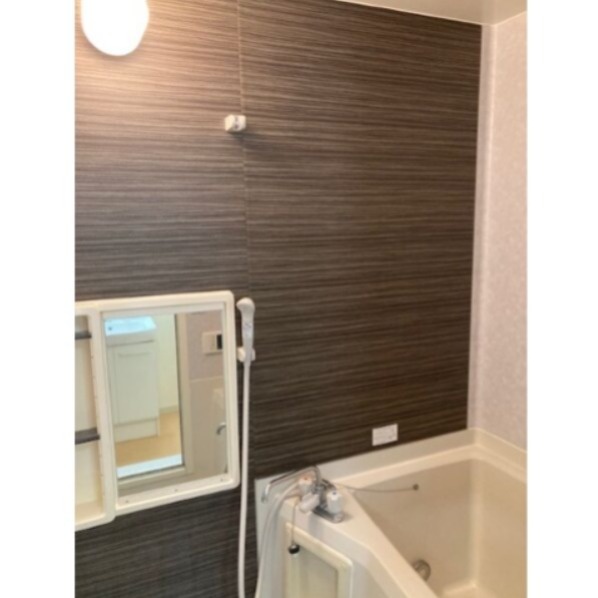 バス・シャワールーム　別部屋の写真です。