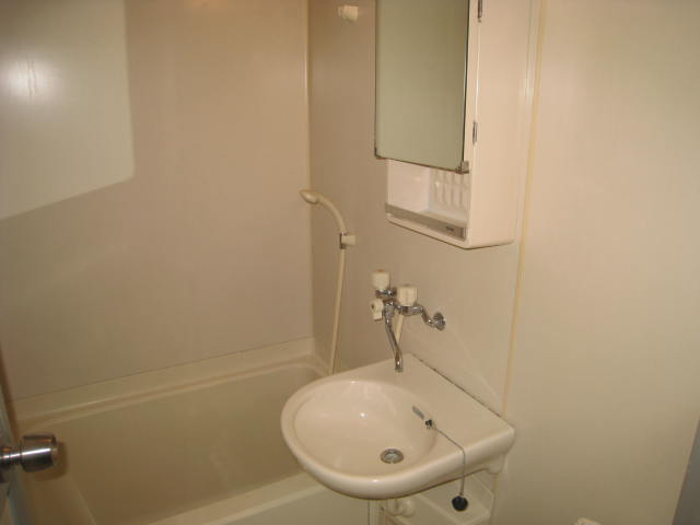 バス・シャワールーム　※写真は別のお部屋のものです。現況を優先とさせて頂きます